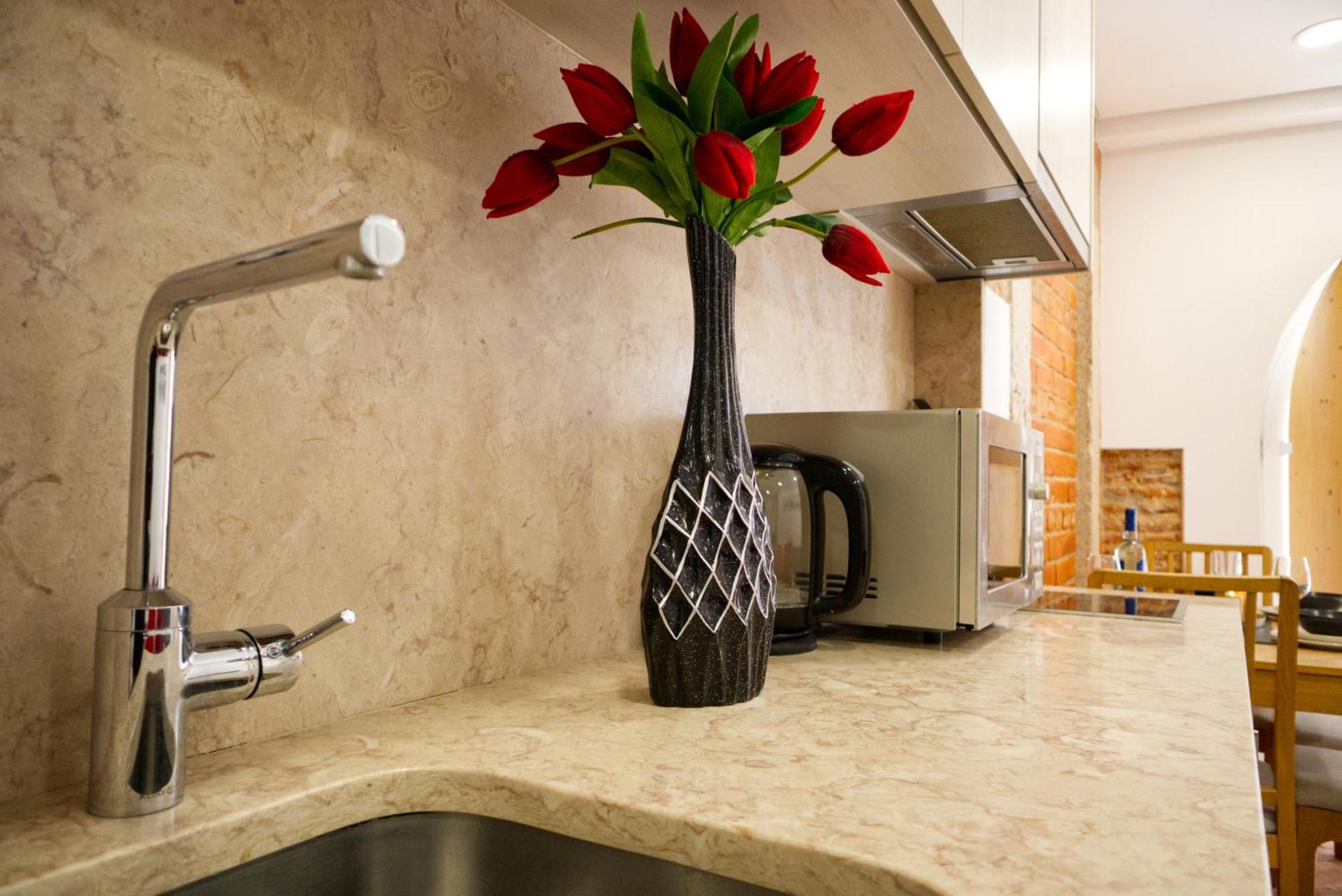 Homey Haven With A Rustic Charm * Lissabon